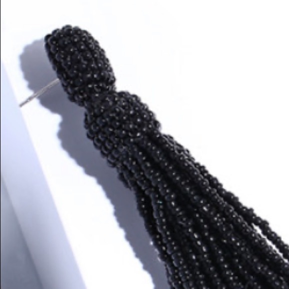 ⭐️New⭐️ Post Drop Black Beaded Tassel Earrings - Picture 2 of 9